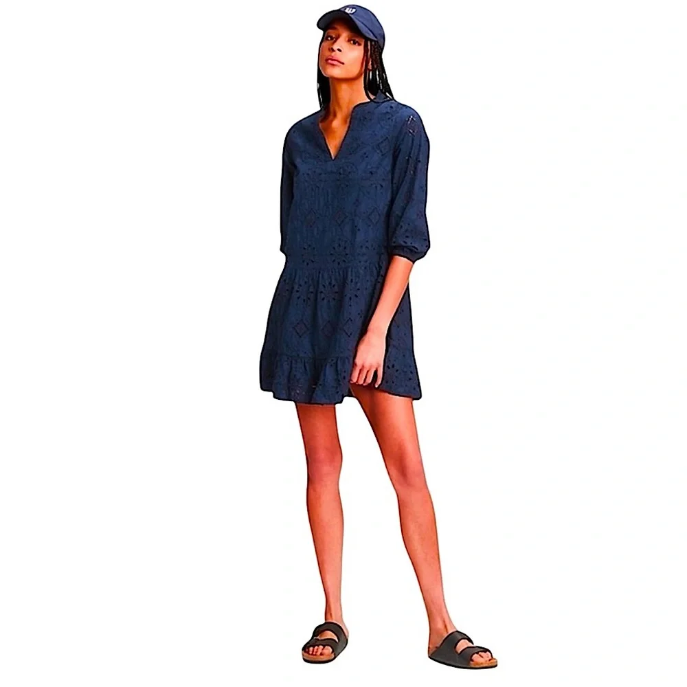 GAP 3/4 Length Sleeve Eyelet Navy Uniform M